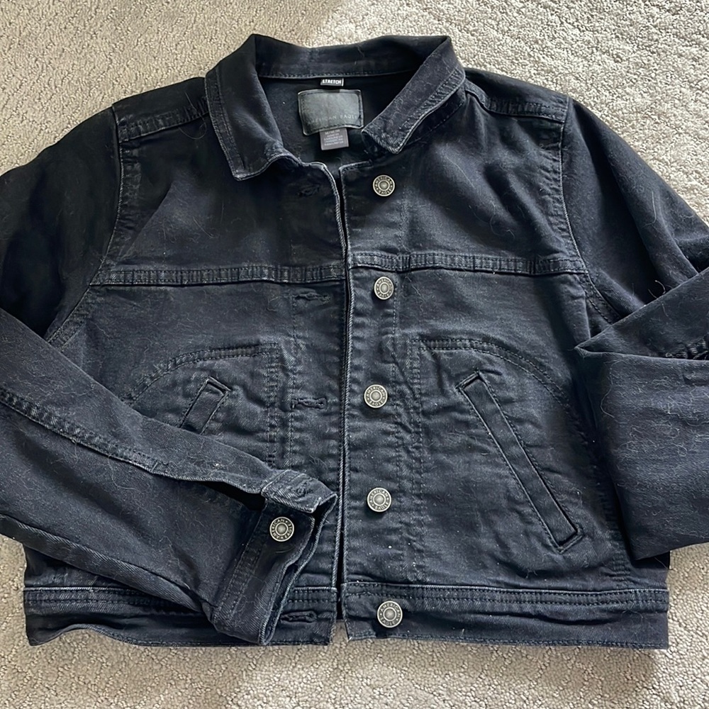 American Eagle black cropped denim jacket